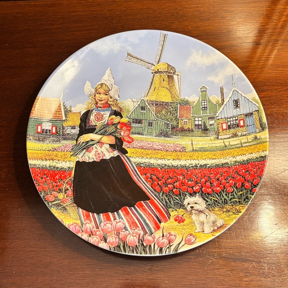 Delfware Collection Ter Steege bv Holland hand decorated windmill girl tulips